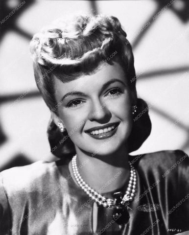 Dale Evans beautiful fashion portrait Hitchhike to Happiness 3528-23