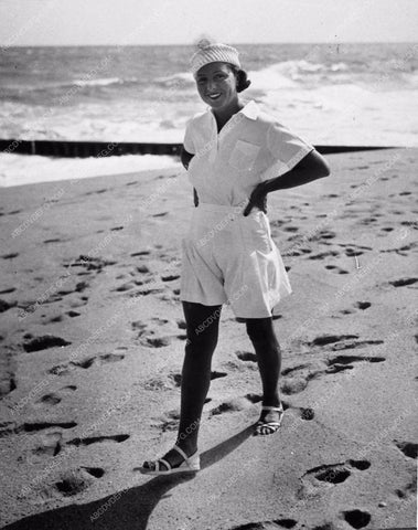 candid Norma Talmadge at beach 3558a-19