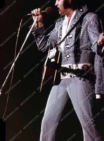 Elvis Presley live on stage 35m-11330