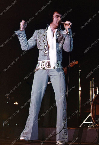 Elvis Presley live on stage 35m-11338