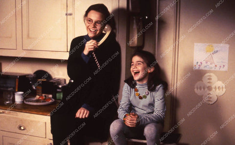 Samantha Mathis Gaby Hoffman film This Is My Life 35m-12903