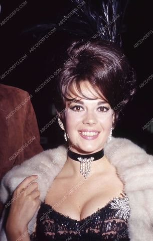 Natalie Wood in new dress and choker 35m-13209