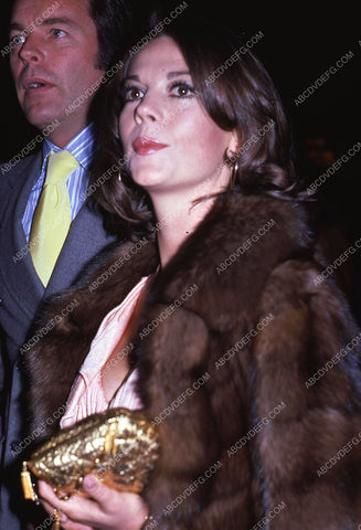Robert Wagner and Natalie Wood candid 35m-13219