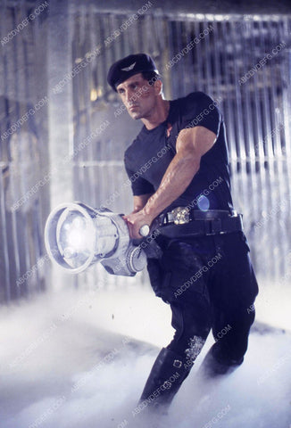 Sylvester Stallone and the laser cutter film Demolition Man 35m-13315