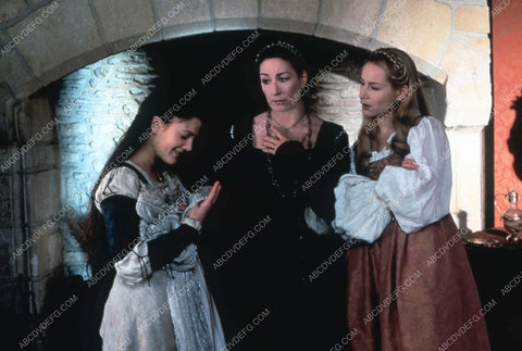 Drew Barrymore Anjelica Huston Megan Dodds film Ever After 35m-13525