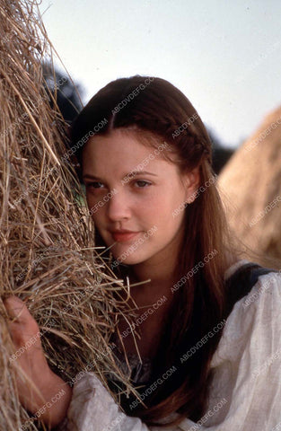 Drew Barrymore out in the hay stacks film Ever After 35m-13532