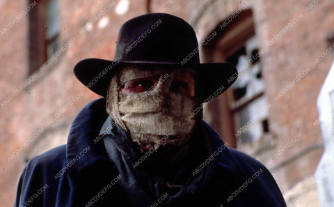 Liam Neeson in bandages sci-fi film Darkman 35m-13570