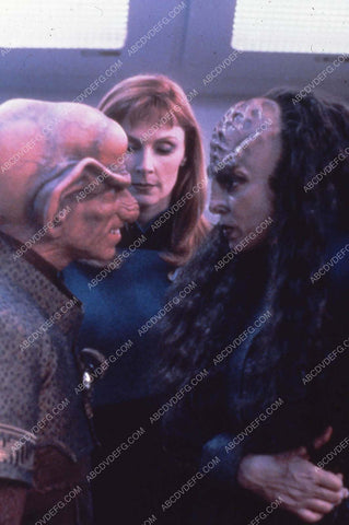 Gates McFadden and some aliens TV Star Trek The Next Generation 35m-13577-2