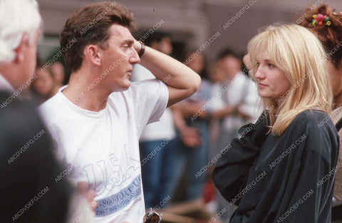 director Blake Edwards w Ellen Barkin on set film Switch 35m-13997-2