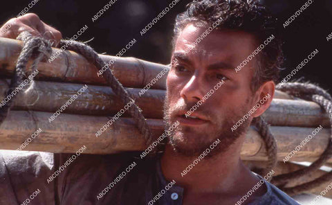 Jean-Claude Van Damme and a load of bamboo film The Quest 35m-14167