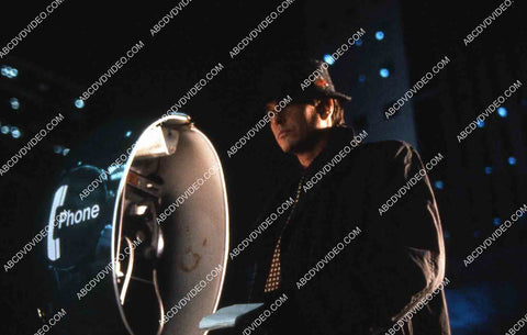 Tom Berenger at the payphone film Love at Large 35m-14766