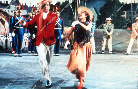 dance sequence film Singin in the Rain 35m-15417
