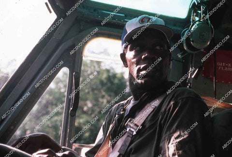 Danny Glover in the helicopter film Bat-21 35m-15462