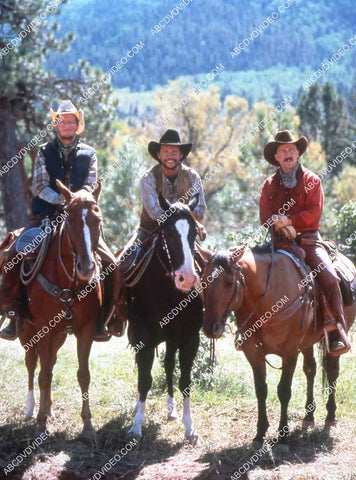 Daniel Stern Billy Crystal Bruno Kirby on horseback film City Slickers 35m-15549