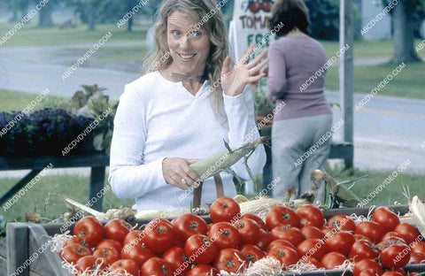 Frances McDormand and a bunch of tamatoes film Something's Gotta Give 35m-15873
