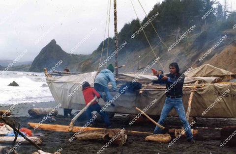 Robert Logan and cast film The Sea Gypsies aka Shipwreck 35m-16217