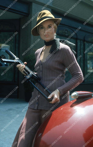 Leslie Parrish w her machine gun unknown production 35m-16722