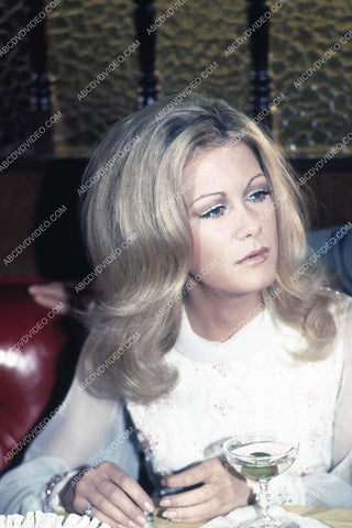 Joan Van Ark w a martini 35m-17147