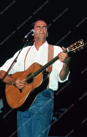 James Taylor live on stage 35m-1886