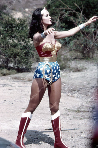 Lynda Carter in action TV Wonder Woman 35m-2032