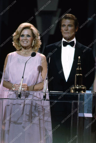 Angie Dickinson Roger Moore 1982 Theater Dinner Awards 35m-2801