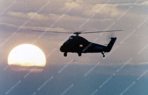 the helicopter coming in film Full Metal Jacket 35m-3037