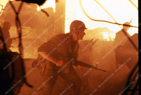 Matthew Modine under fire film Full Metal Jacket 35m-3044