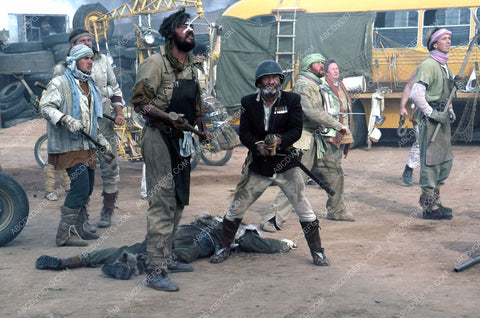 the rag tag oiler crew film The Road Warrior 35m-3161