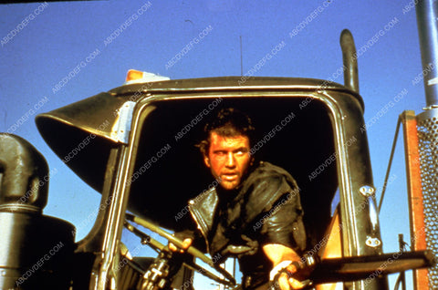 Mel Gibson classic sci-fi film The Road Warrior 35m-3185