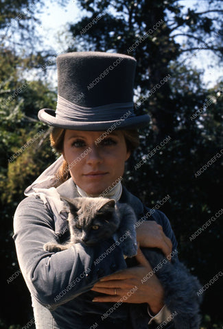 Patty Duke in English riding wear and her cat 35m-3386