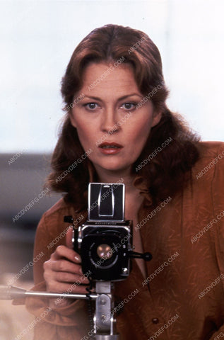 Faye Dunaway and her camera film The Eyes of Laura Mars 35m-3415