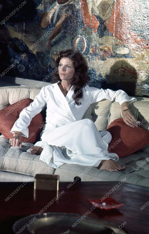 Samantha Eggar at home 35m-3873