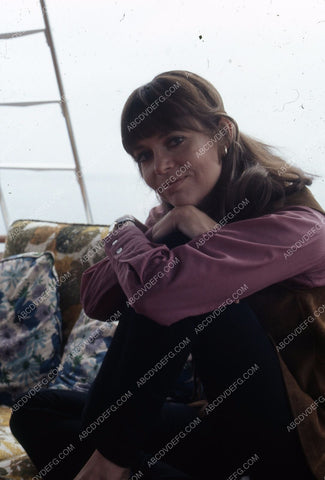 cool Barbara Feldon goes for a boat ride 35m-4145