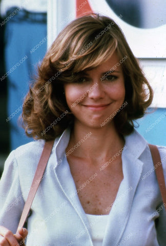 cute candid Sally Field pic 35m-4154