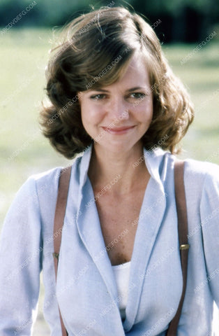 Sally Field outdoors portrait 35m-4161