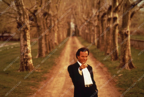 singer Julio Iglesias out in the woods photo shoot 35m-4669