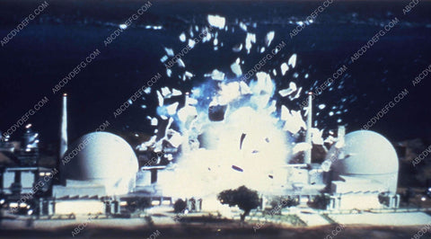 minature laboratory set exploding film The Swarm 35m-4698