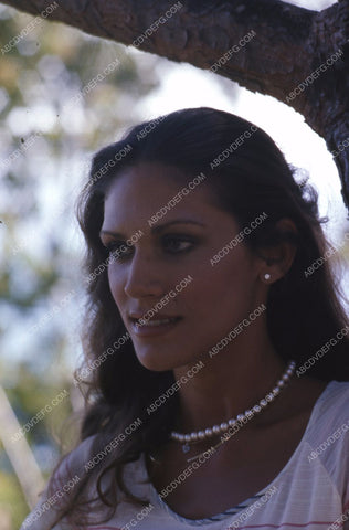 beautiful Pamela Hensley outdoors portrait 35m-5162