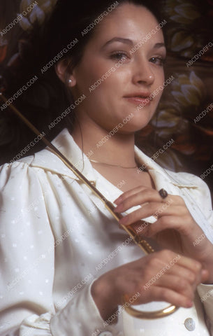 Olivia Hussey with her parasol 35m-5236