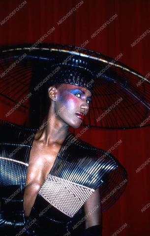 Grace Jones portrait 35m-5317
