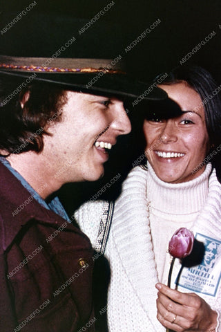 candid Kate Jackson Edward Arnold at Joni Mitchell concert 35m-5332