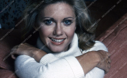 Olivia Newton-John portrait 35m-5382