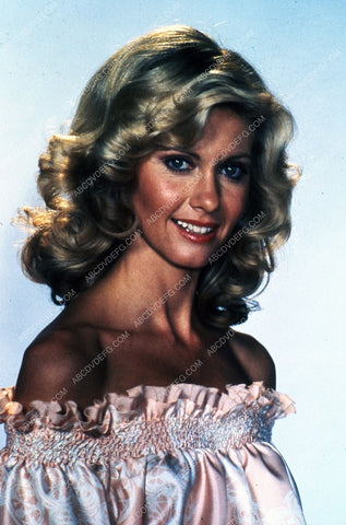 lovely Olivia Newton-John portrait 35m-5394