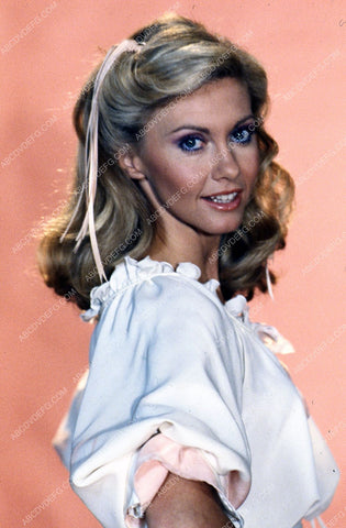 Olivia Newton-John portrait 35m-5399