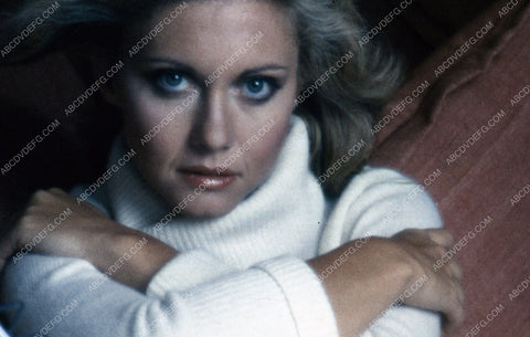 Olivia Newton-John portrait 35m-5418