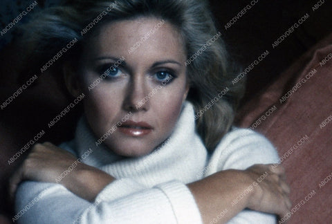 Olivia Newton-John portrait 35m-5419