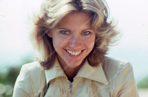 lovely Olivia Newton-John portrait 35m-5433