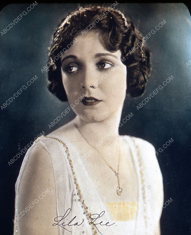 lovely Lila Lee portrait 35m-5880