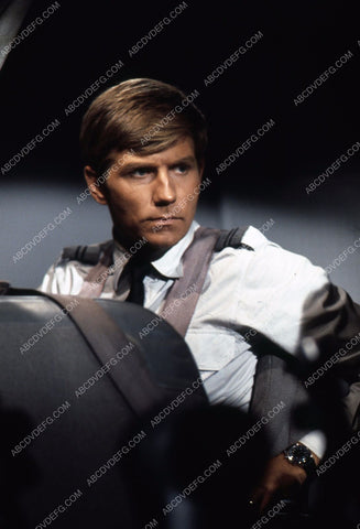 Gary Collins in the cockpit disaster film Airport 35m-6216