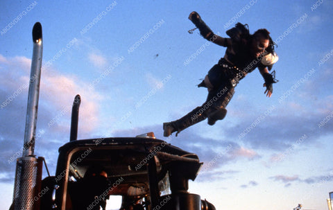 Mel Gibson Vernon Wells action sequence film The Road Warrior 35m-6240